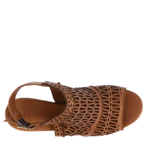 SS23_BUENO_B-CANDICE_BROWN_05