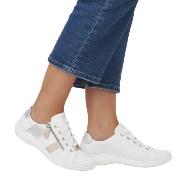 REMONT_SS26_D1E00_WEISS81_07