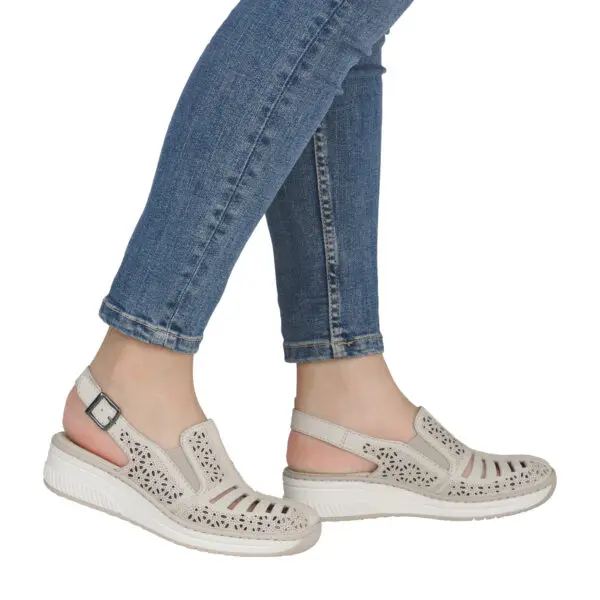 RIEKER_SS26_48763_CREMA60_07