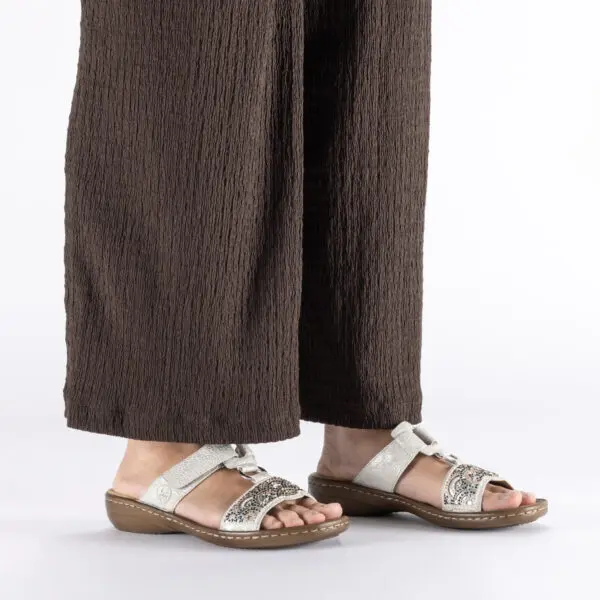 RIEKER_SS26_608K2_FOG40_07