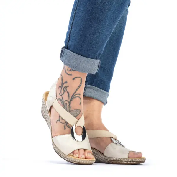 RIEKER_SS26_624H6_MUSCH_07