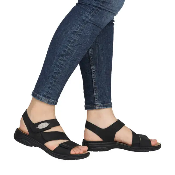 RIEKER_SS26_64573_SCHWARZ_07