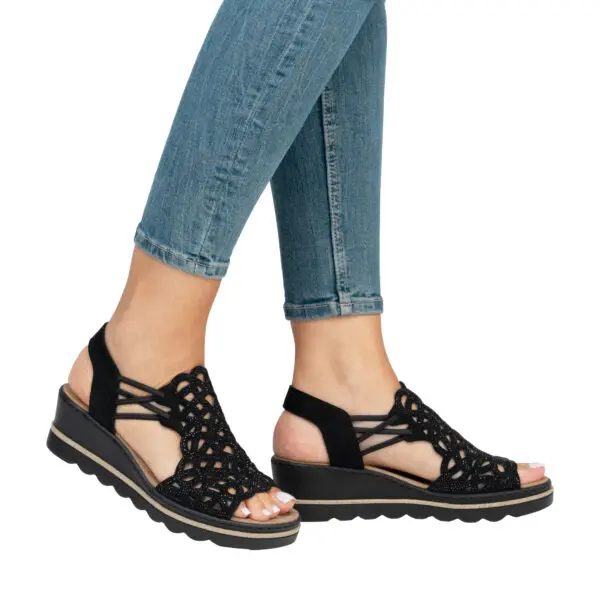 RIEKER_SS26_67465_BLK00_07