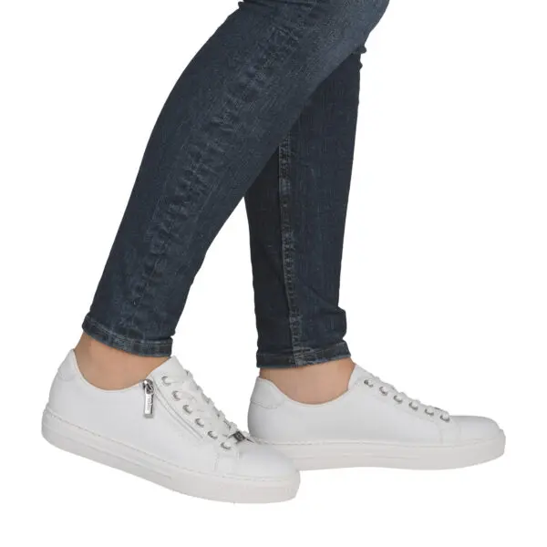 RIEKER_SS26_L59L1_WEISS_07