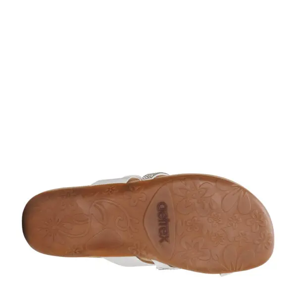 AETREX_SS26_AX-IZZYSPARKLE_WHITE_04