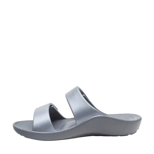 AETREX_SS26_AX-KAIA_PEWTER_03