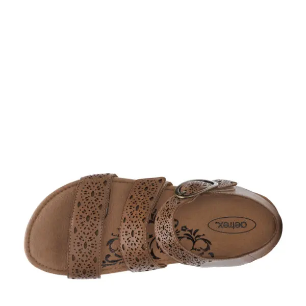 AETREX_SS26_AX-LILLY-CUTOUT_TAUCUT_05