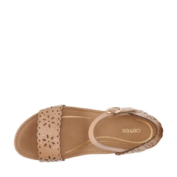 AETREX_SS26_AX-SYDNEY-CUTOUT_SANDCUT_05