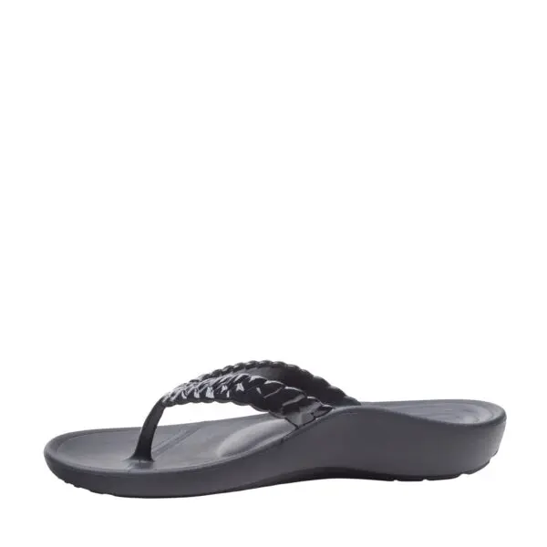 AETREX_SS26_AX-VICKI_BLKGLOS_03