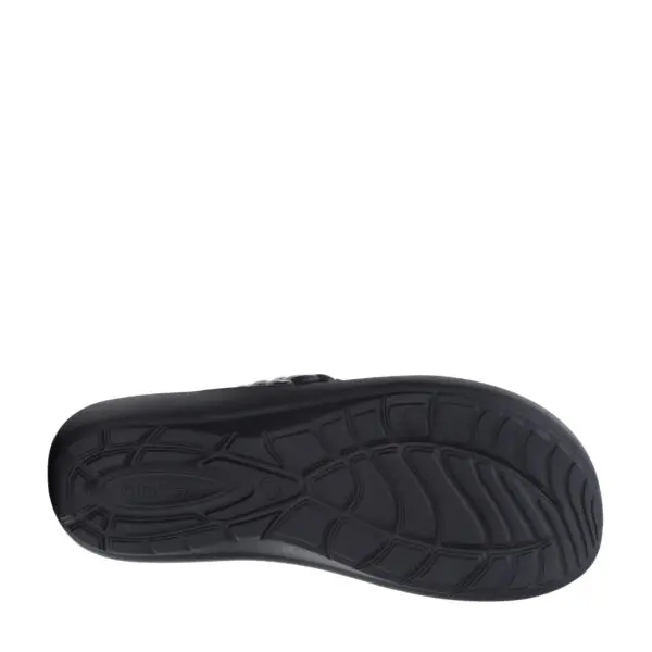 AETREX_SS26_AX-VICKI_BLKGLOS_04