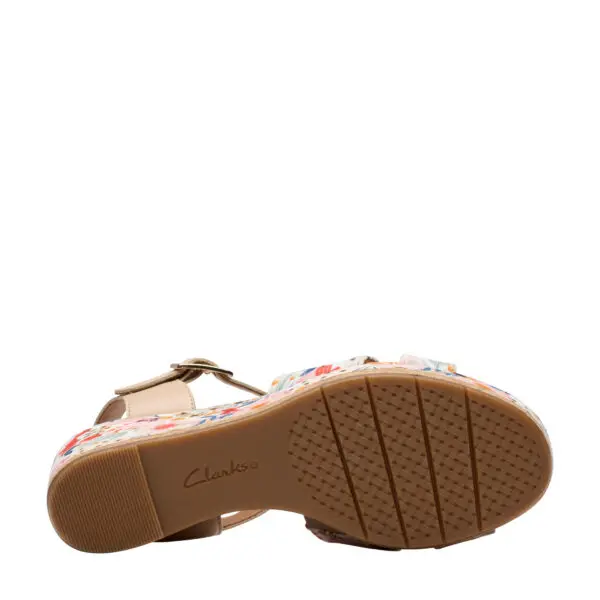 CLARKS_SS26_CHICLYFLORAL_WHITE_3