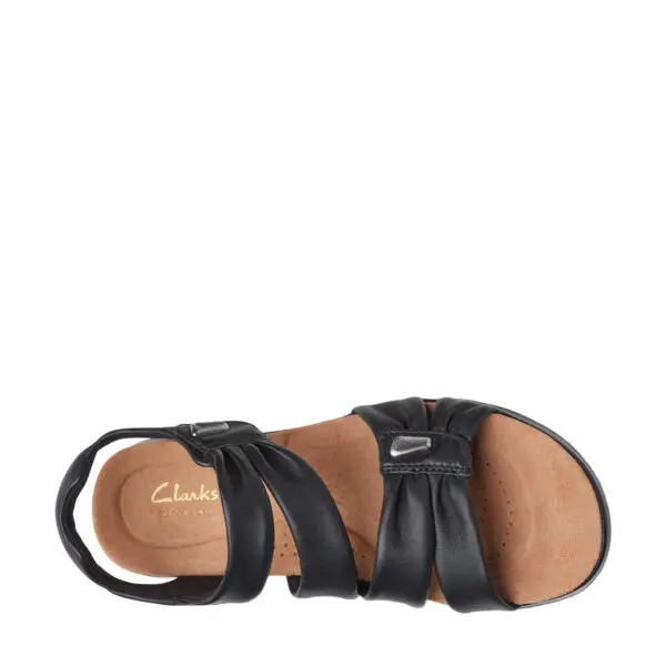 CLARKS_SS26_KITLYAVE_BLACK_08