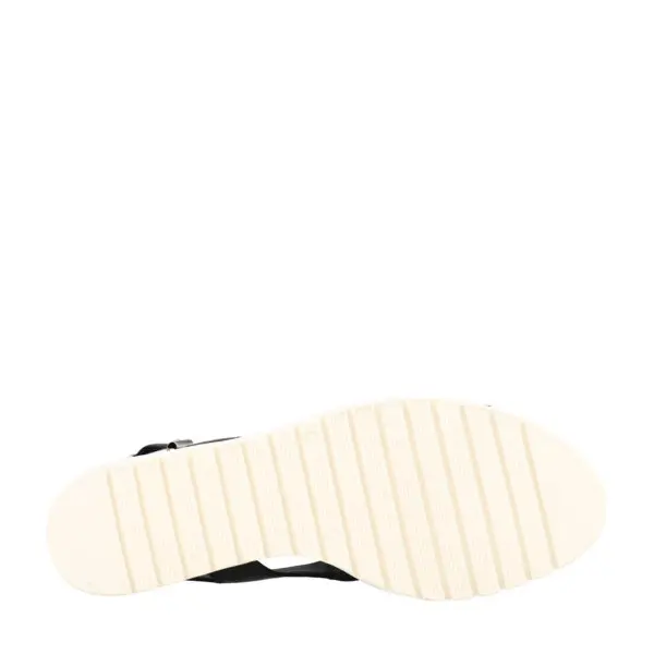 SS26_DJANGO_DJ-MALIKA_BLKWHI_04