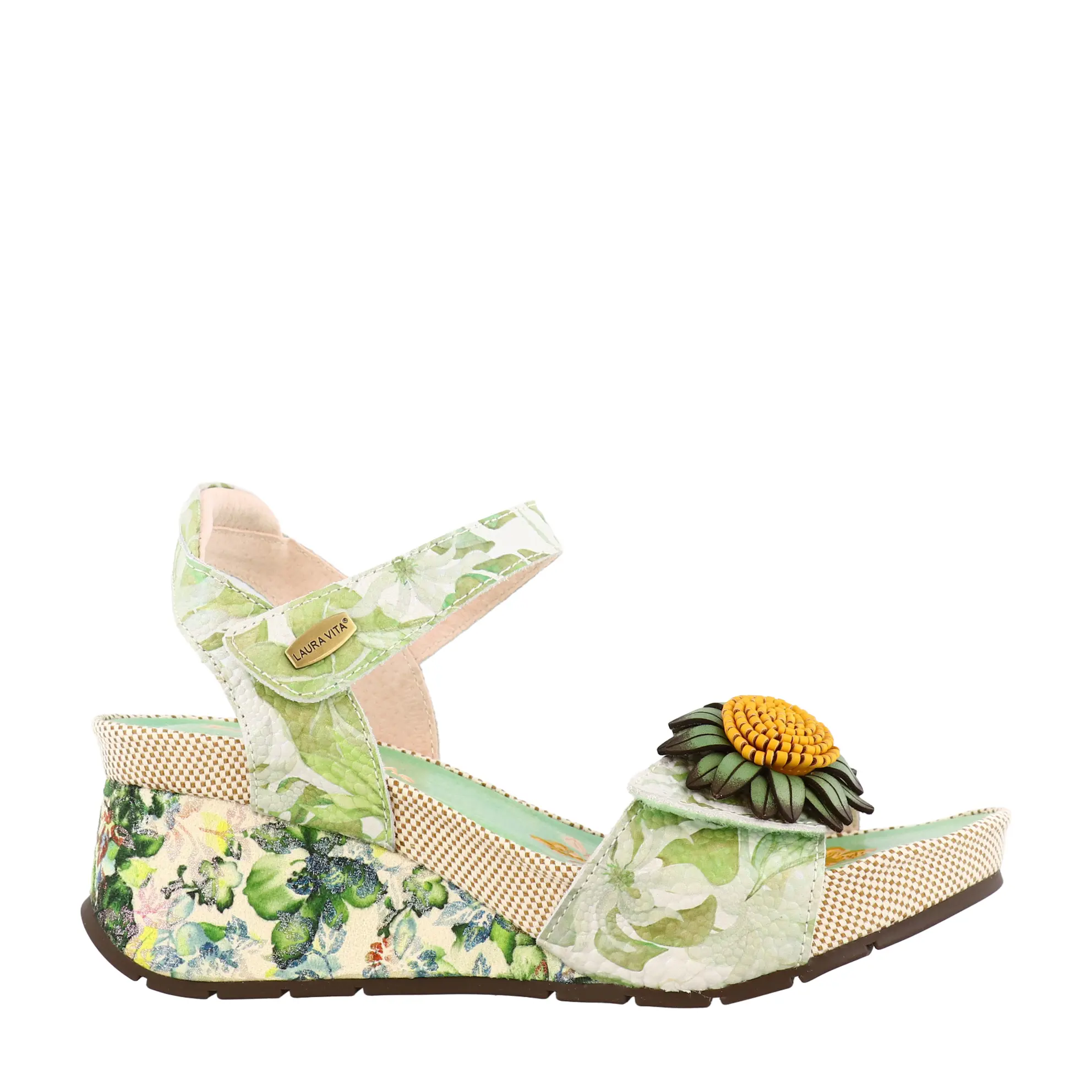 SS26_LAURAV_LV-AC1836_VERT_01