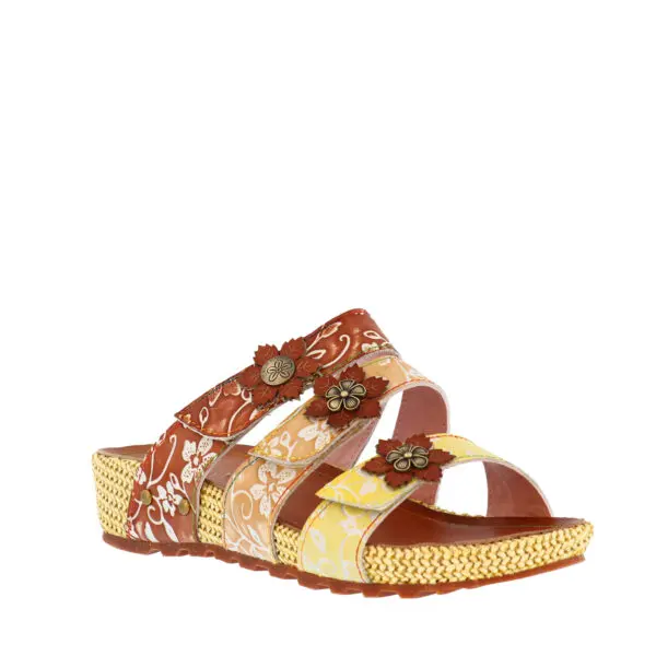 SS26_LAURAV_LV-SO967_CAMEL_02