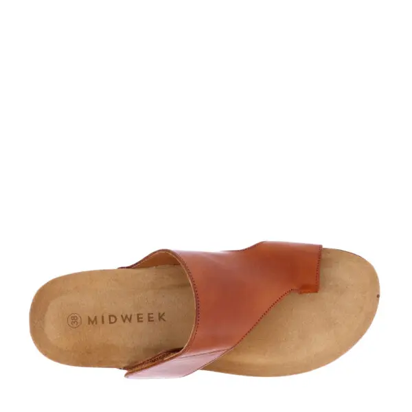 SS26_BENDAL_MID-EMBRACE_CUERO_05