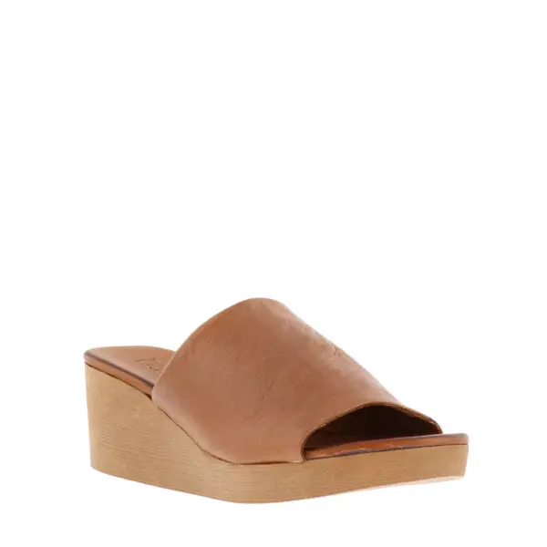 SS26_BUENO_B-HATTIE_WALNUT_02