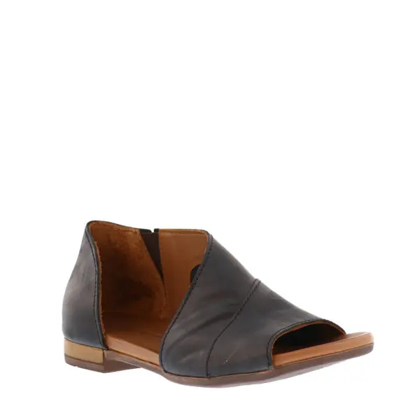 SS26_BUENO_B-TANNER_BLACK_02