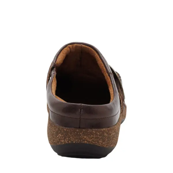 AW26_AETREX_AX-DAPHNE_DKBROWN_07