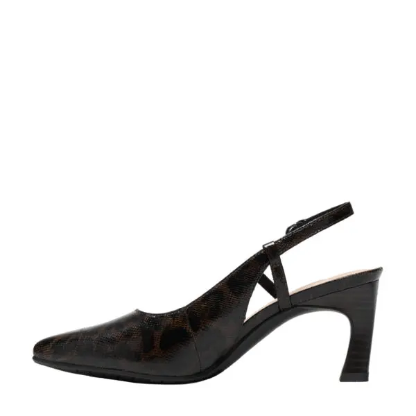 AW26_CLARKS_TAMITHASTRAP_BLKLEO_03