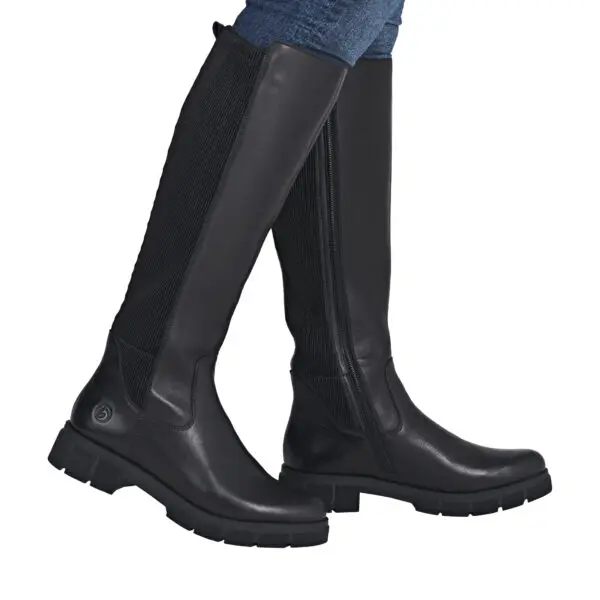 AW26_REMONT_D2S74_BLK00_07