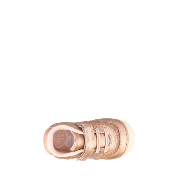 AW21_STRIDE_JAZZY-BABY_ROSEGOLD_05