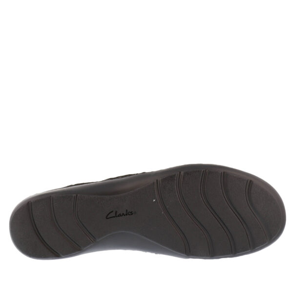 SS22_CLARKS_CORALILAC_BLACK_04