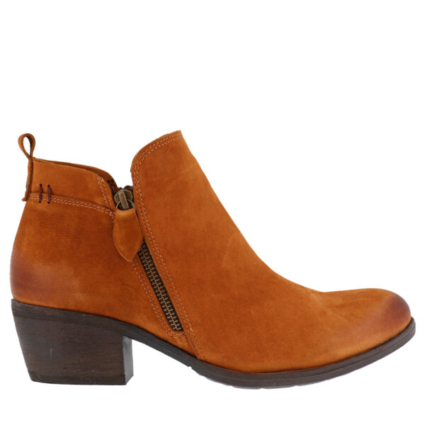 AW22_METINAYAK_MET-952010_NEWTAN_01