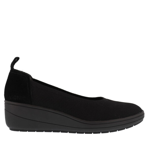 AW22_VIONIC_VIO-ADVANTAGEJACEYKNIT_BLACK_01
