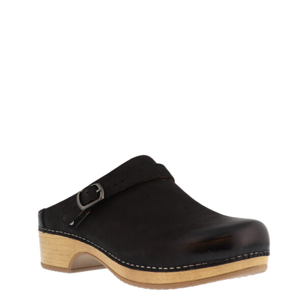 AW22_DANKSO_DAN-9421_BLACK_02