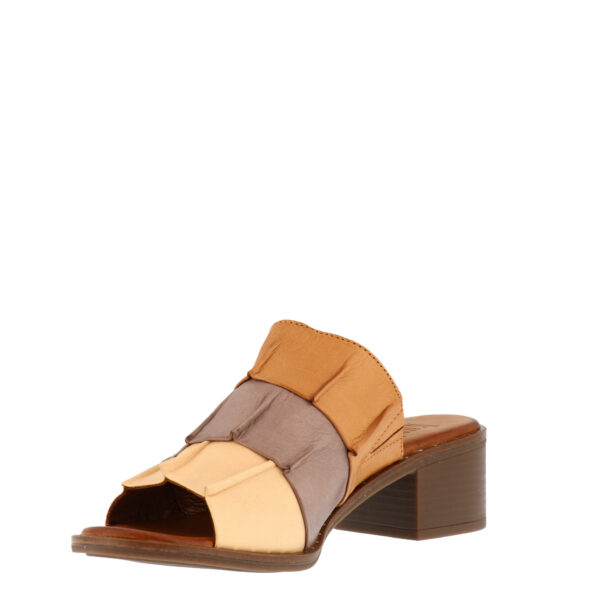 SS23_METINAYAK_MET-150502_COCOHATBEIGE_03