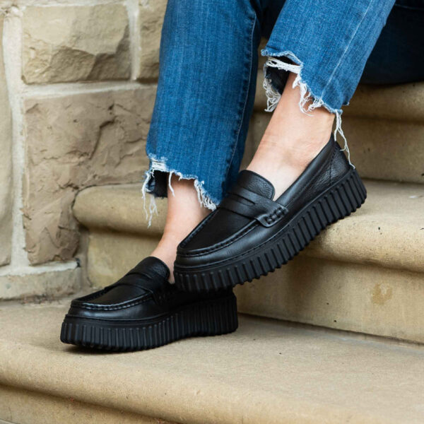 CLARKS TORHILLPENNY BLACK 1