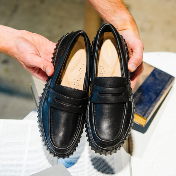 CLARKS WO TORHILLPENNY BLACK 1