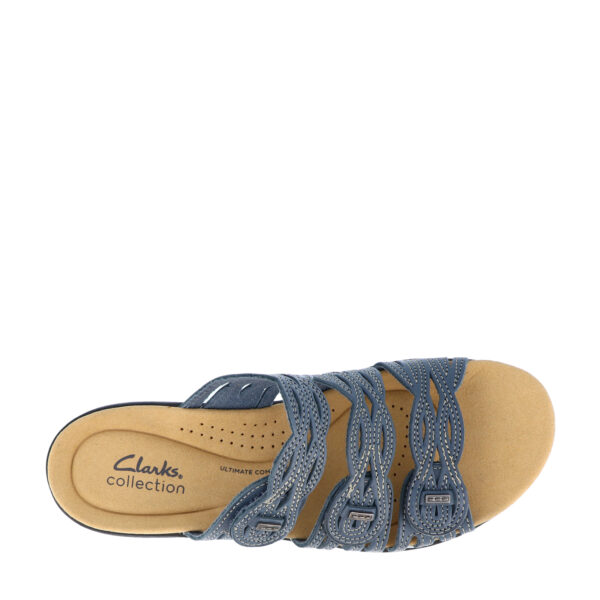 SS25_CLARKS_LAURIEANNRUBY_BLUEGREY_05