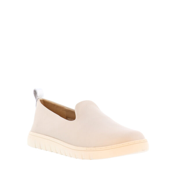 SS26_VIONIC_VIO-UPTOWNWILLA_CHATGRY_02