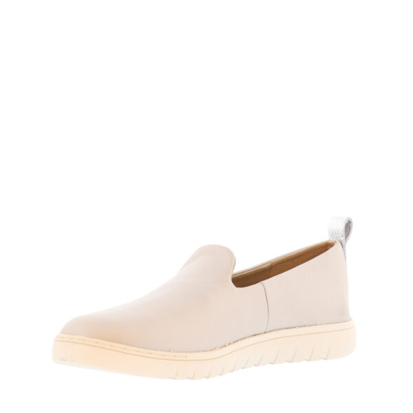 SS26_VIONIC_VIO-UPTOWNWILLA_CHATGRY_03